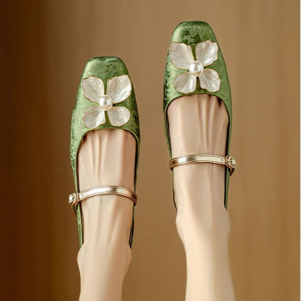 Women's Floral Slingback Square Toe Block Heel Pumps — close-up