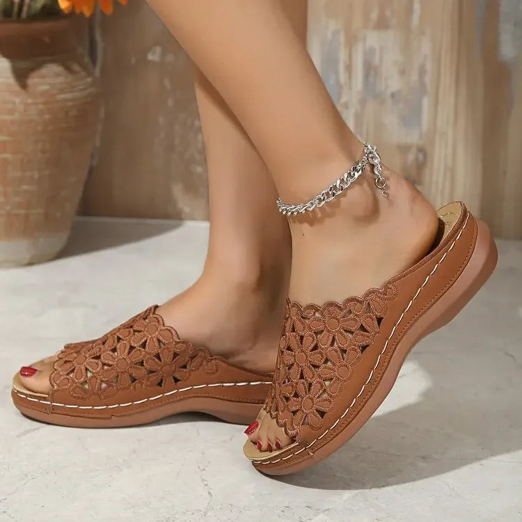 Women's Flat Sandals — product view