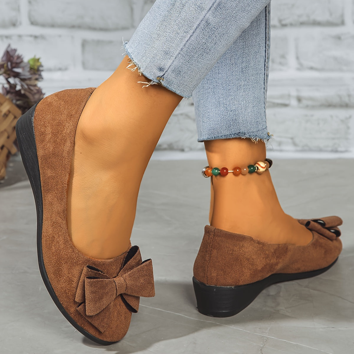 Women's Bow Round-Toe Ballet Flats — detail view
