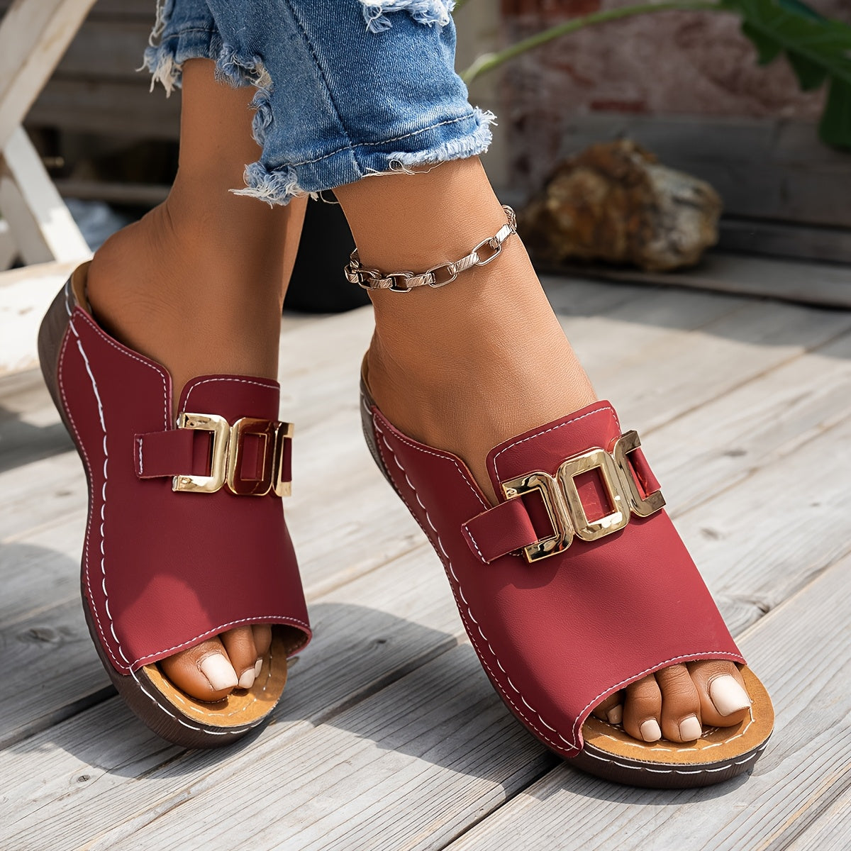 Women's Cushioned Strap Sandals — detail view