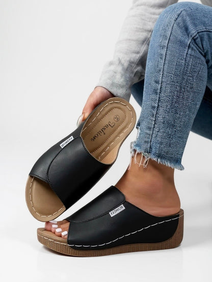 Women's Platform Cushioned Slides — product view