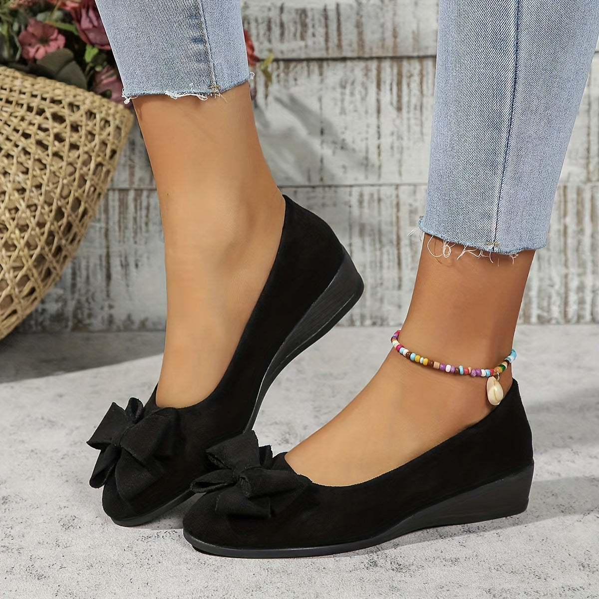 Women's Bow Round-Toe Ballet Flats — front view