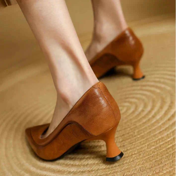 Women's Pointed Toe Kitten Heel Pumps — detail view