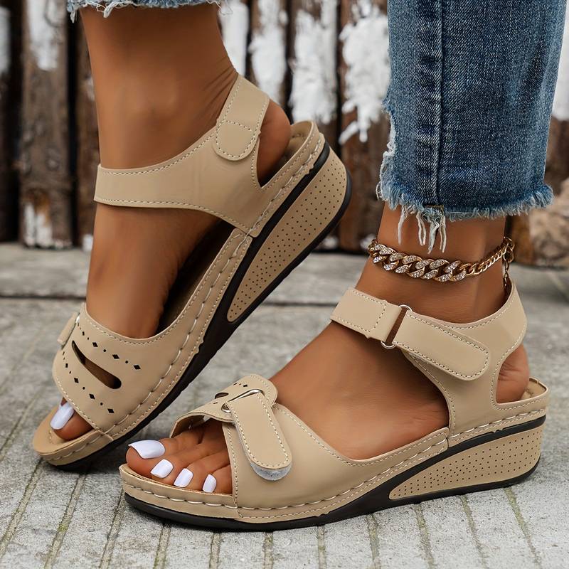 Women's Ergonomic Arch Support Sandals — close-up