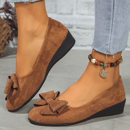 Women's Bow Round-Toe Ballet Flats — close-up