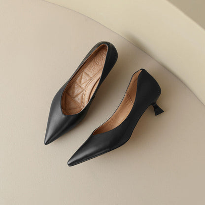 Women's Kitten Heel Pointed Toe Pumps — close-up