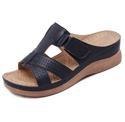 Women's Strappy Flat Sandals — detail view