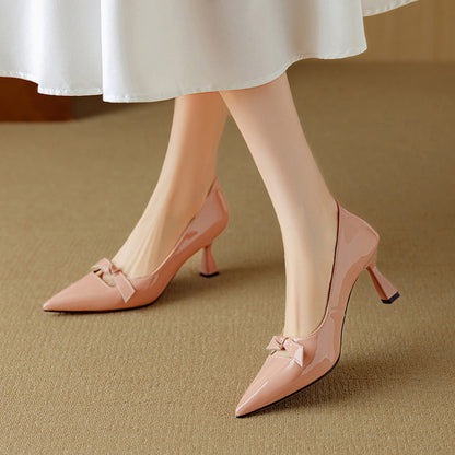 Women's Bow Pointed-Toe Kitten Heel Pumps — close-up