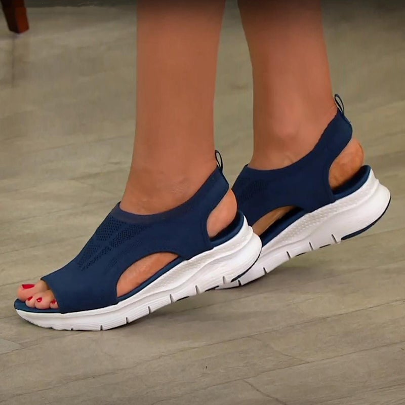 Women's Flat Sandals — detail view