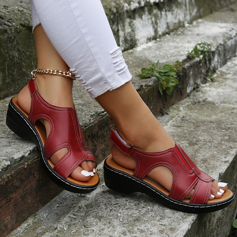 Women's Adjustable Flat Sandals — detail view