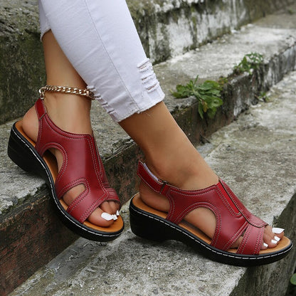Women's Adjustable Flat Sandals — detail view