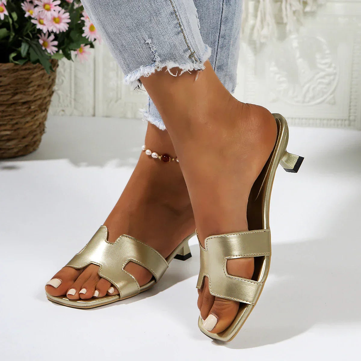 Women's Low Heel Flat Sandals — product view