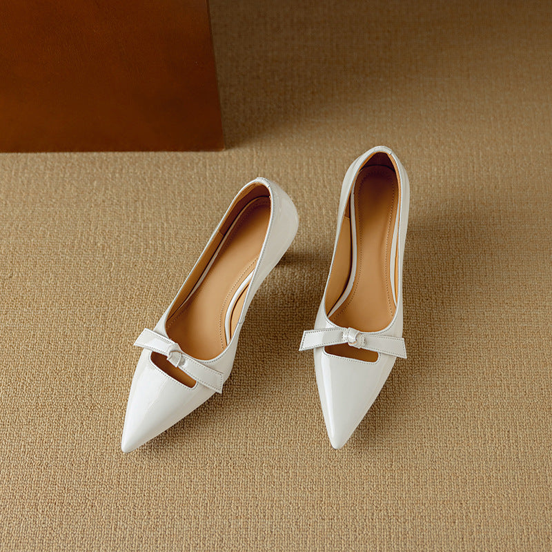 Women's Bow Pointed-Toe Kitten Heel Pumps — close-up