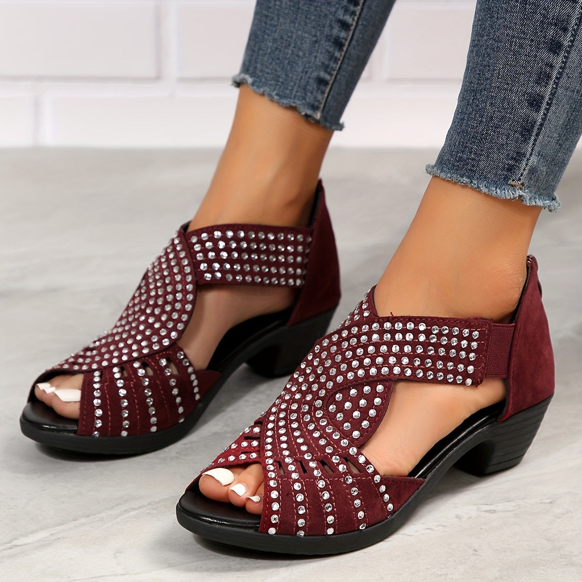 Women's Adjustable Flat Sandals — close-up