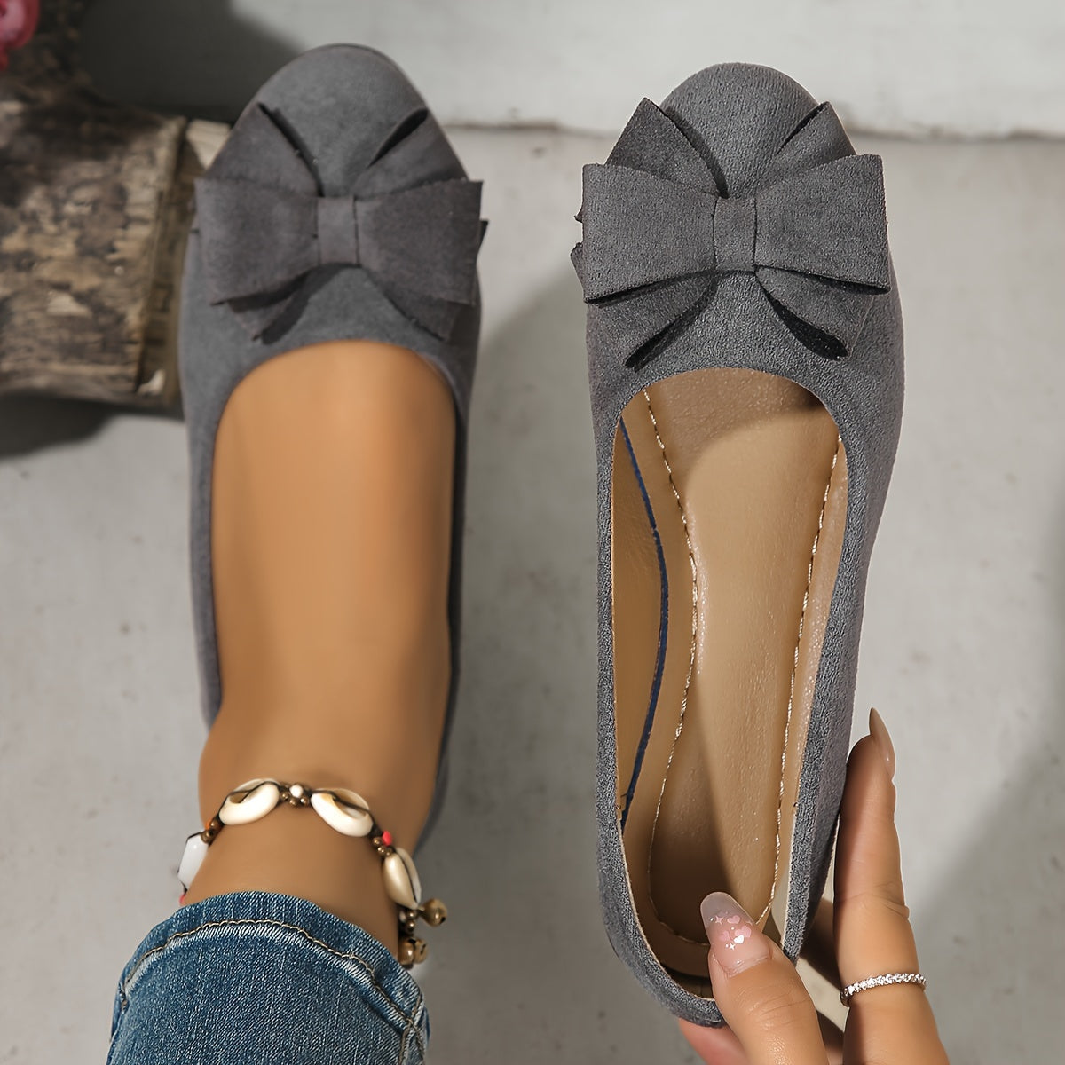 Women's Bow Round-Toe Ballet Flats — product view