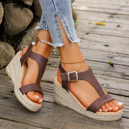 Women's Flat Sandals — detail view