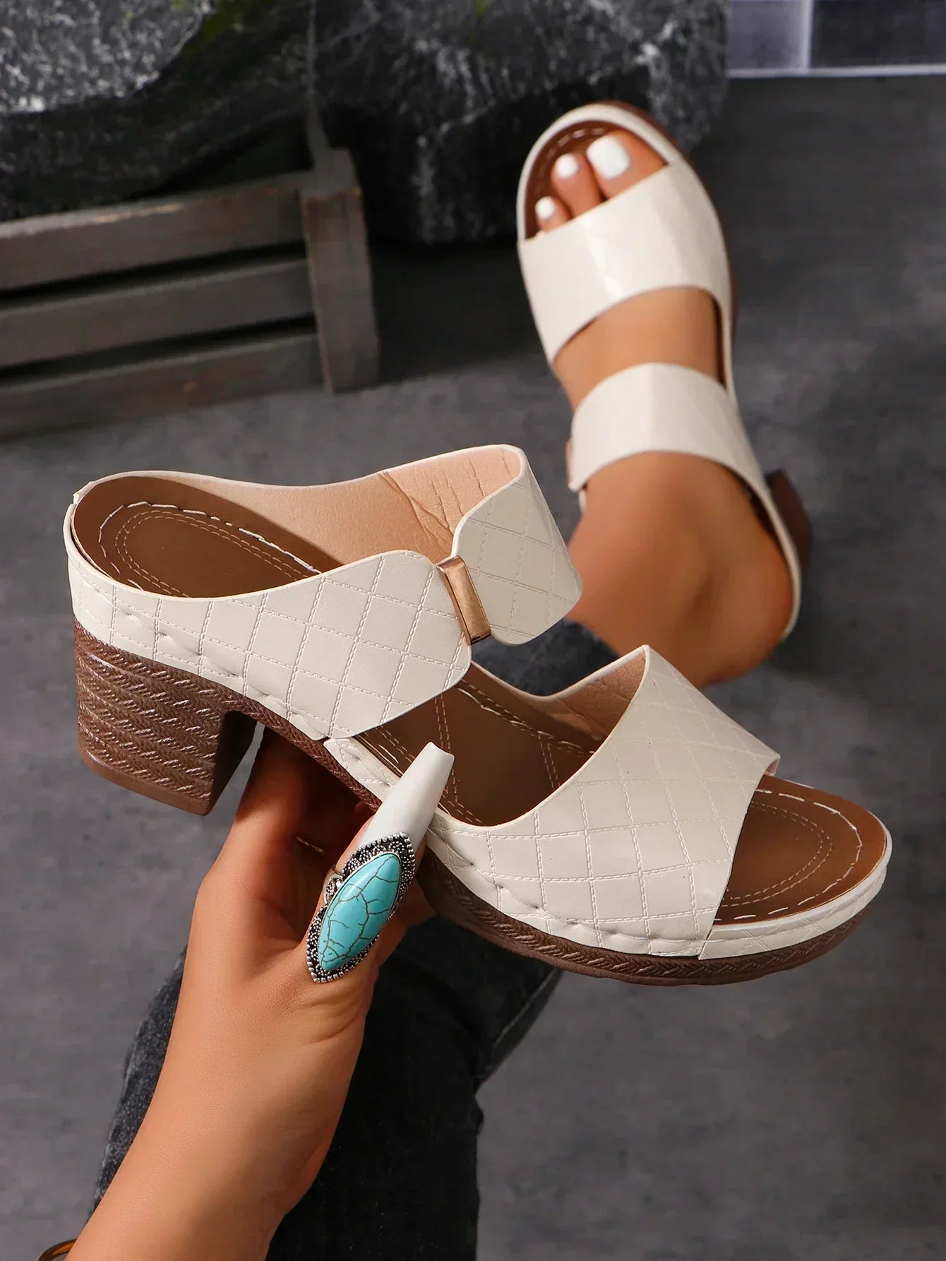 Women's Arch Support Block Heel Flat Sandals — product view
